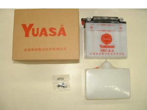 画像1: 台湾ユアサバッテリー(新品)　YB7-A-2　(GN125・EN125など)